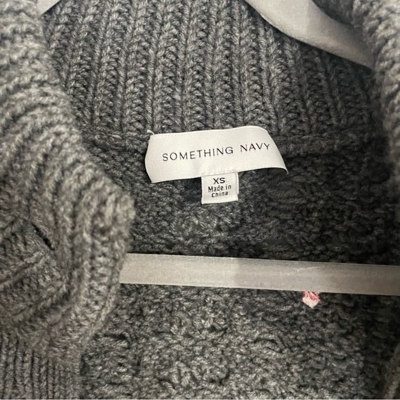 Something Navy Embroidered Cable Knit Cardigan sz XS Grey - Picture 3 of 11